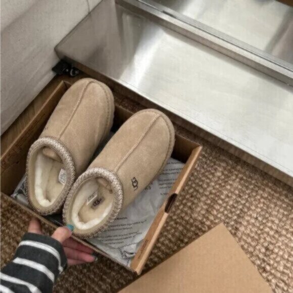 UGG Tasman Slipper Sand - Picture 9 of 9